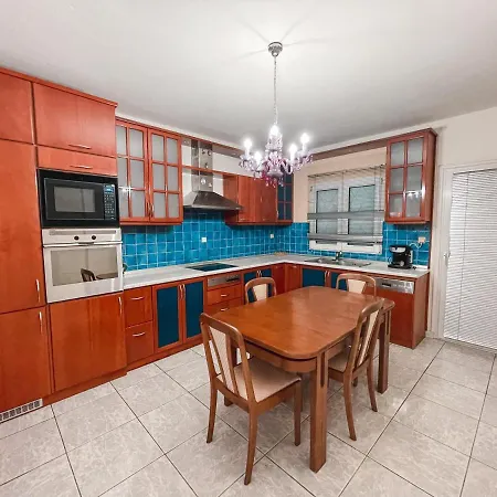 Villa Papas House *